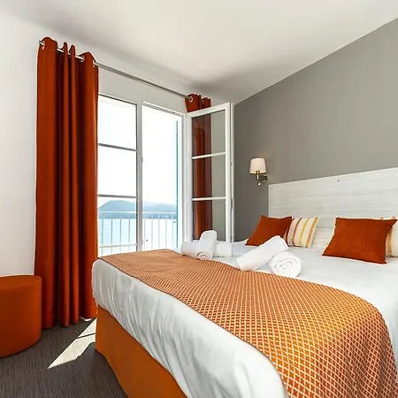 George Hotel