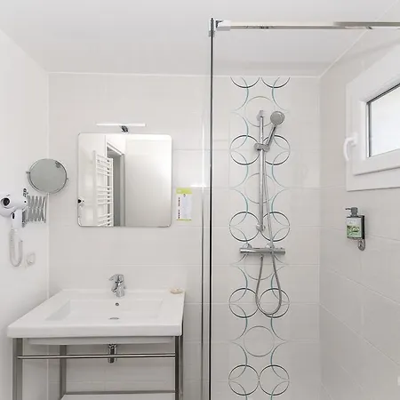 George 3* La Seyne-sur-Mer